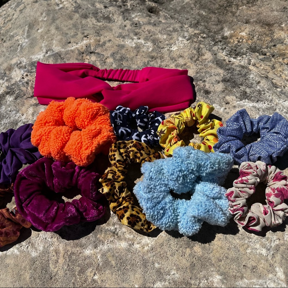 BUNDLE: 4 HANDMADE scrunchies & 1 HANDMADE headband for $27 (brand new)♥️🥰